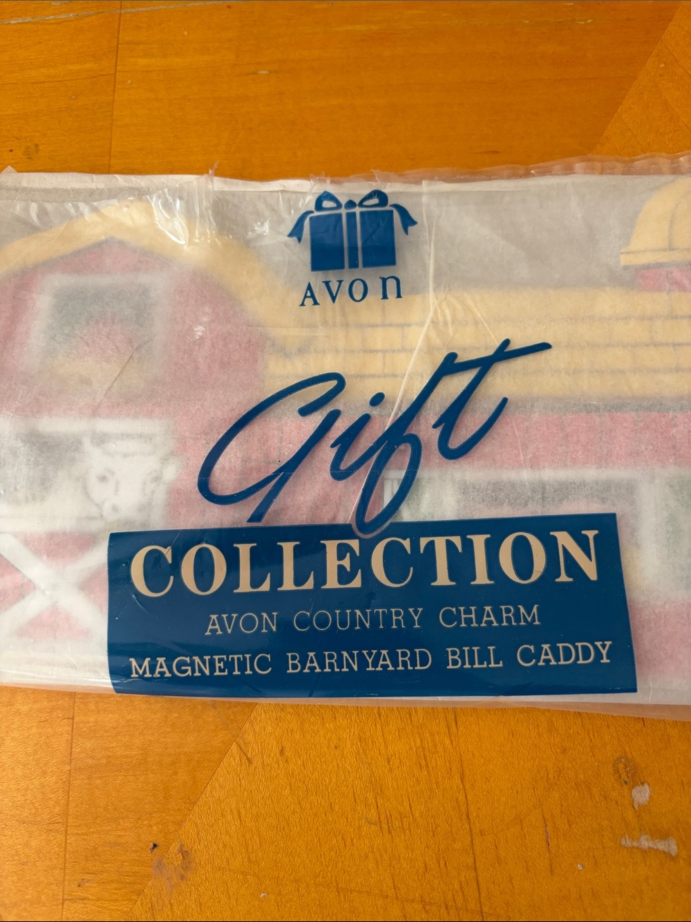 Avon Gift Collection Barnyard Bill Caddy in White & Red